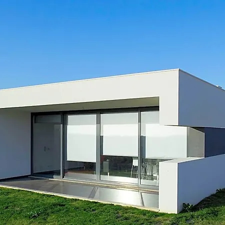 מלון In Portugal With Sea View Pool לוריניה